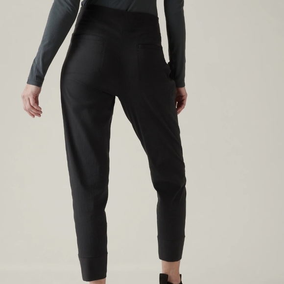 NWT Athleta Trekkie North jogger, plus sz 20, women's black, New! - Picture 7 of 15